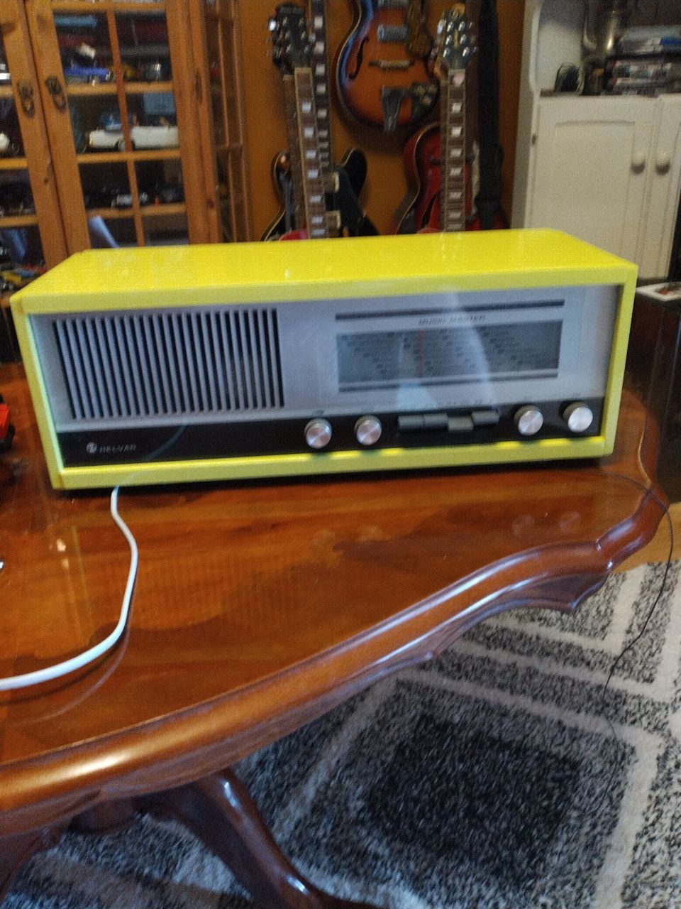 Vanha retro radio helvar