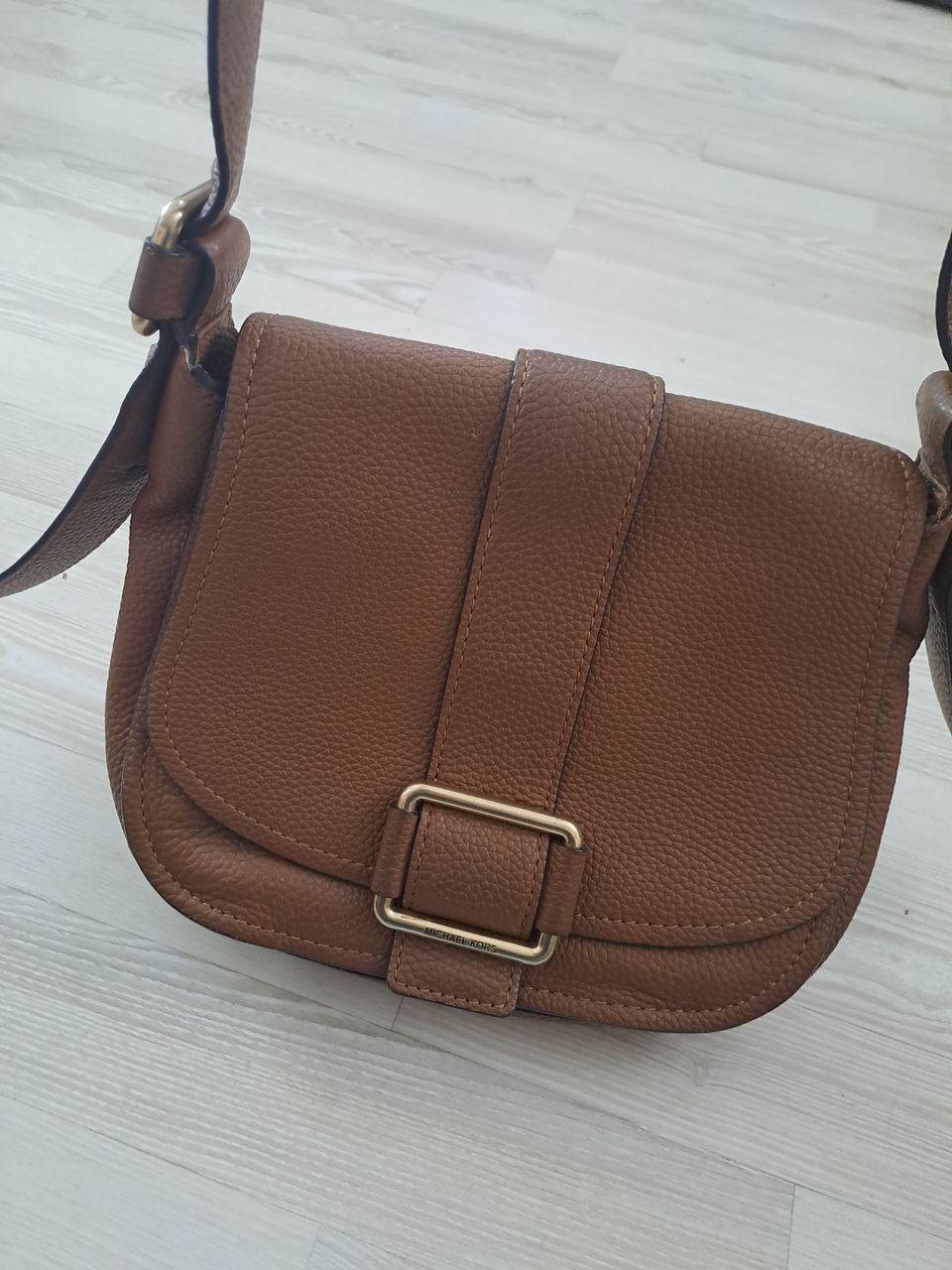 MICHAEL KORS MAXINE MD SADDLE NAHKALAUKKU