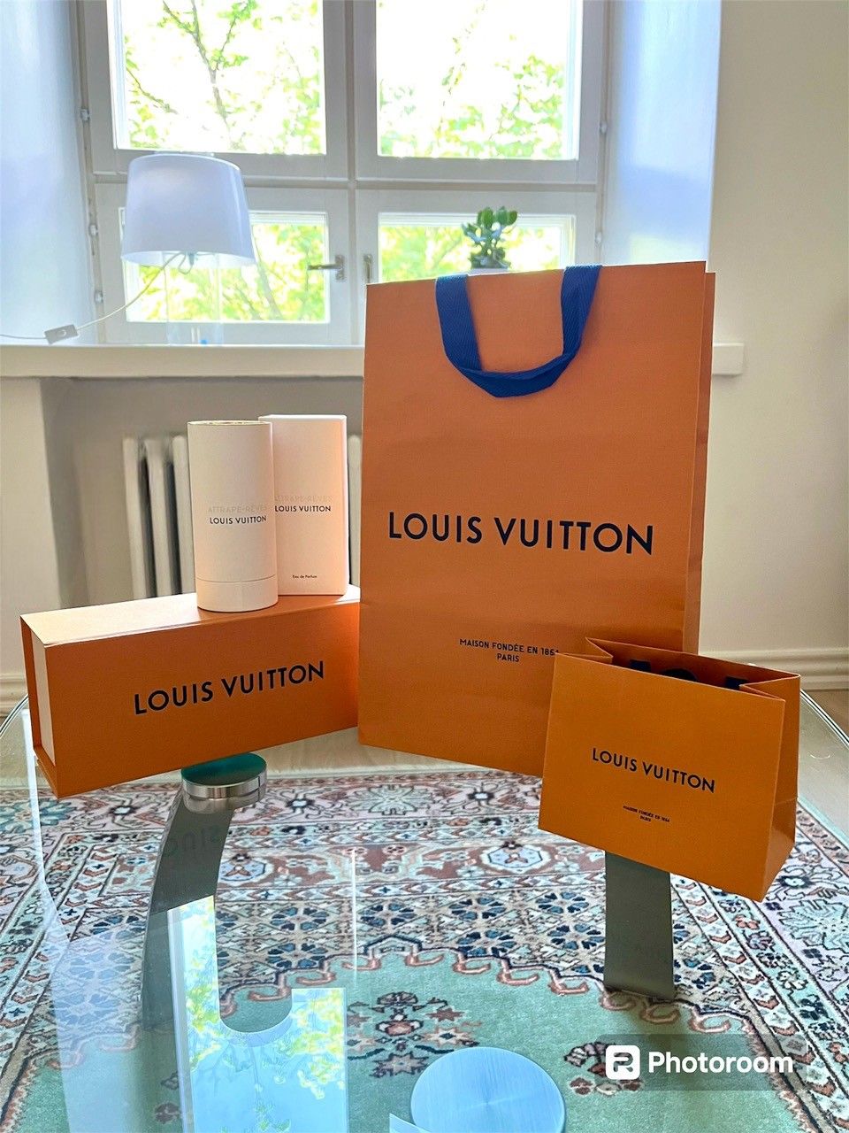 Louis Vuitton 1 kpl lahjakassi ja parfyymikotelo