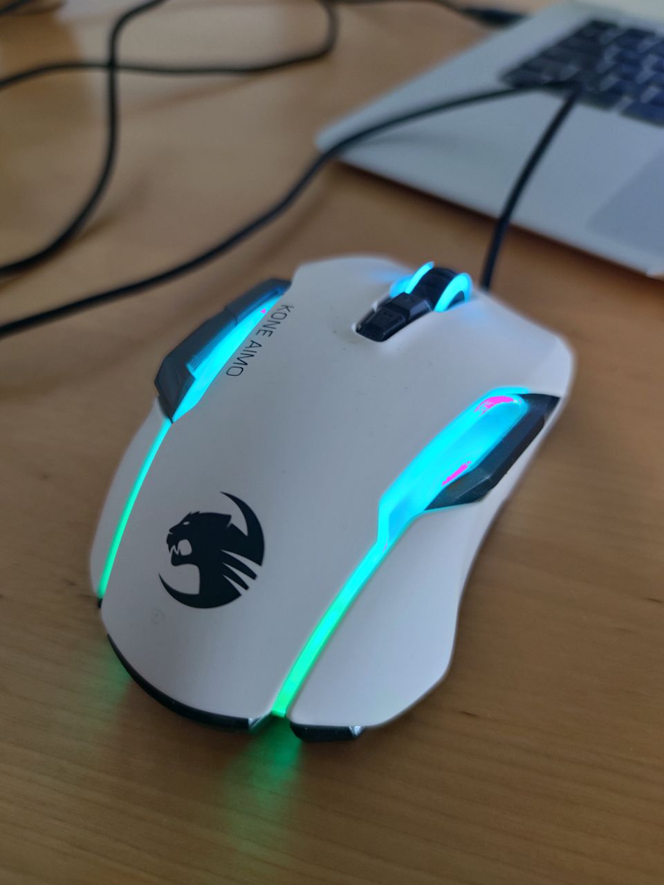 Roccat Kone Aimo ohjelmoitava pelihiiri