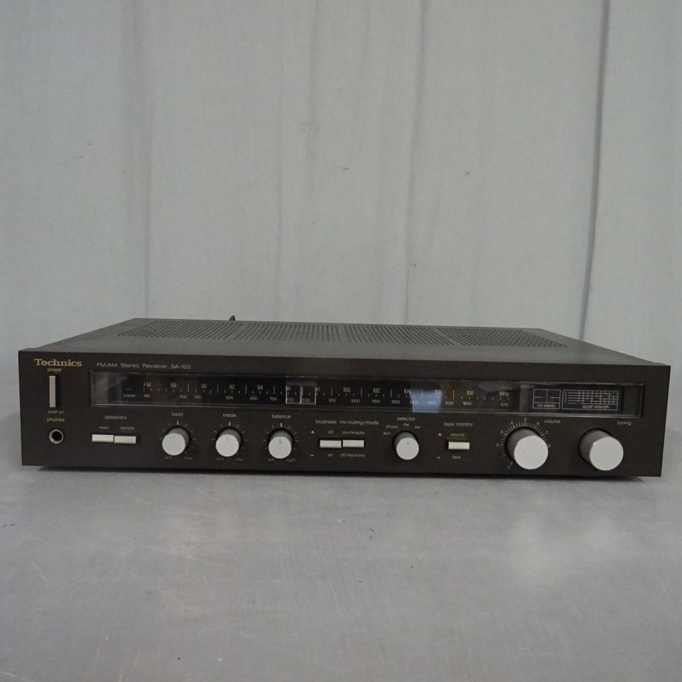 Technics SA-103 Vahvistin