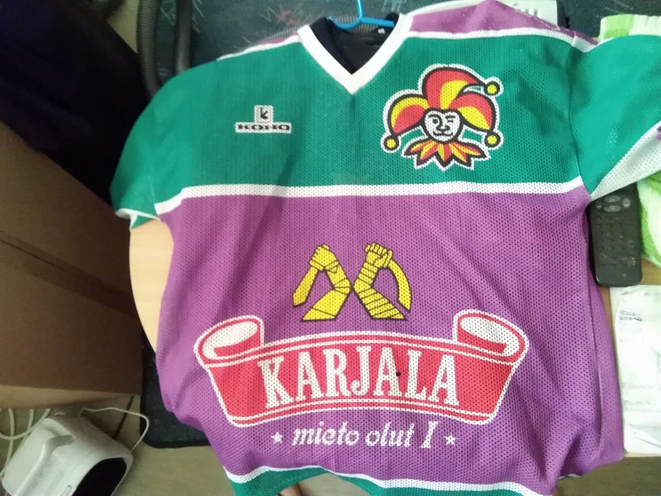 Jokerit pelipaita Hannu Järvenpää 92-93 ja kirja ja muki