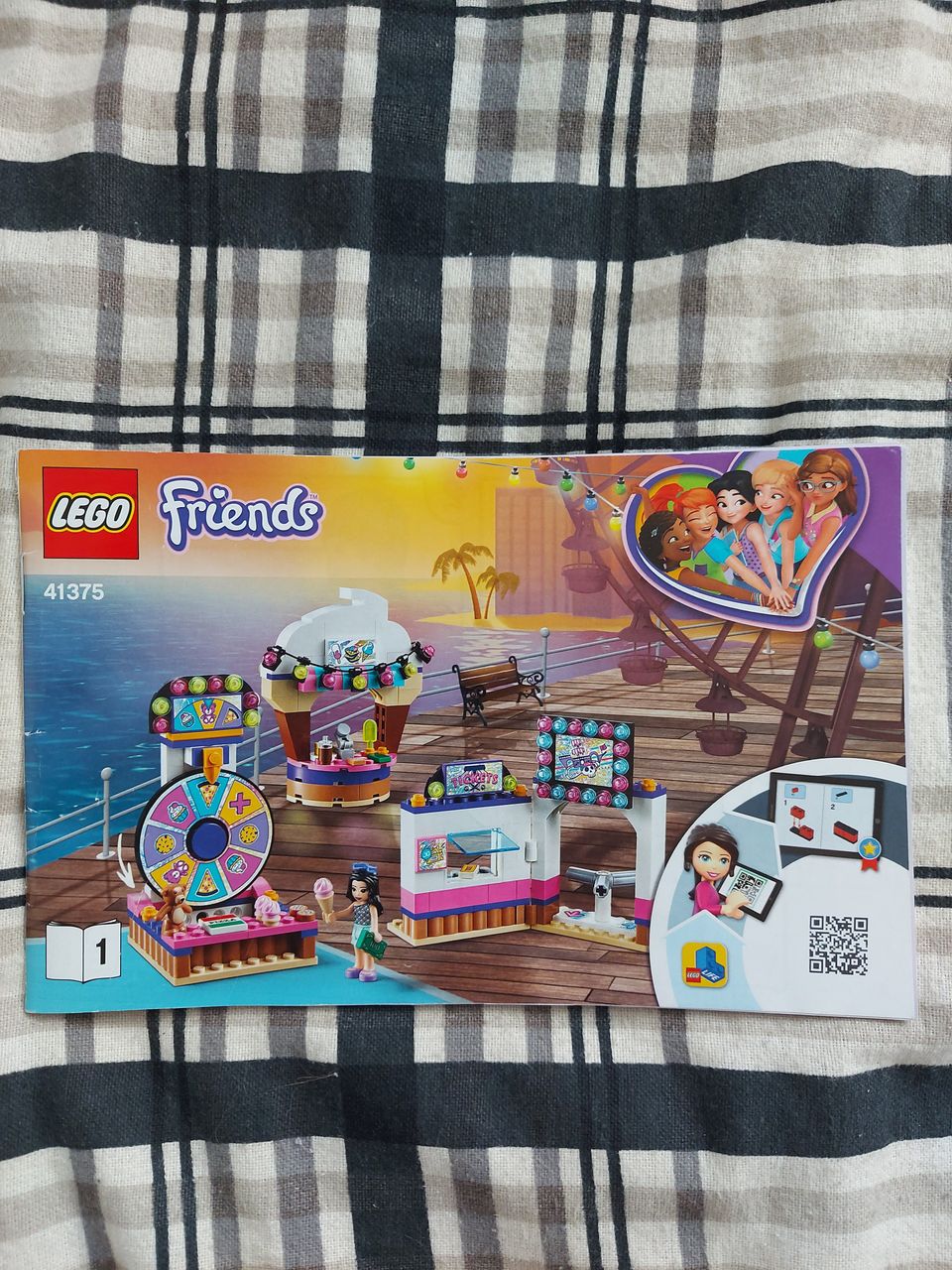 Iso määrä erilaisia Lego Friends rakennussarjoja