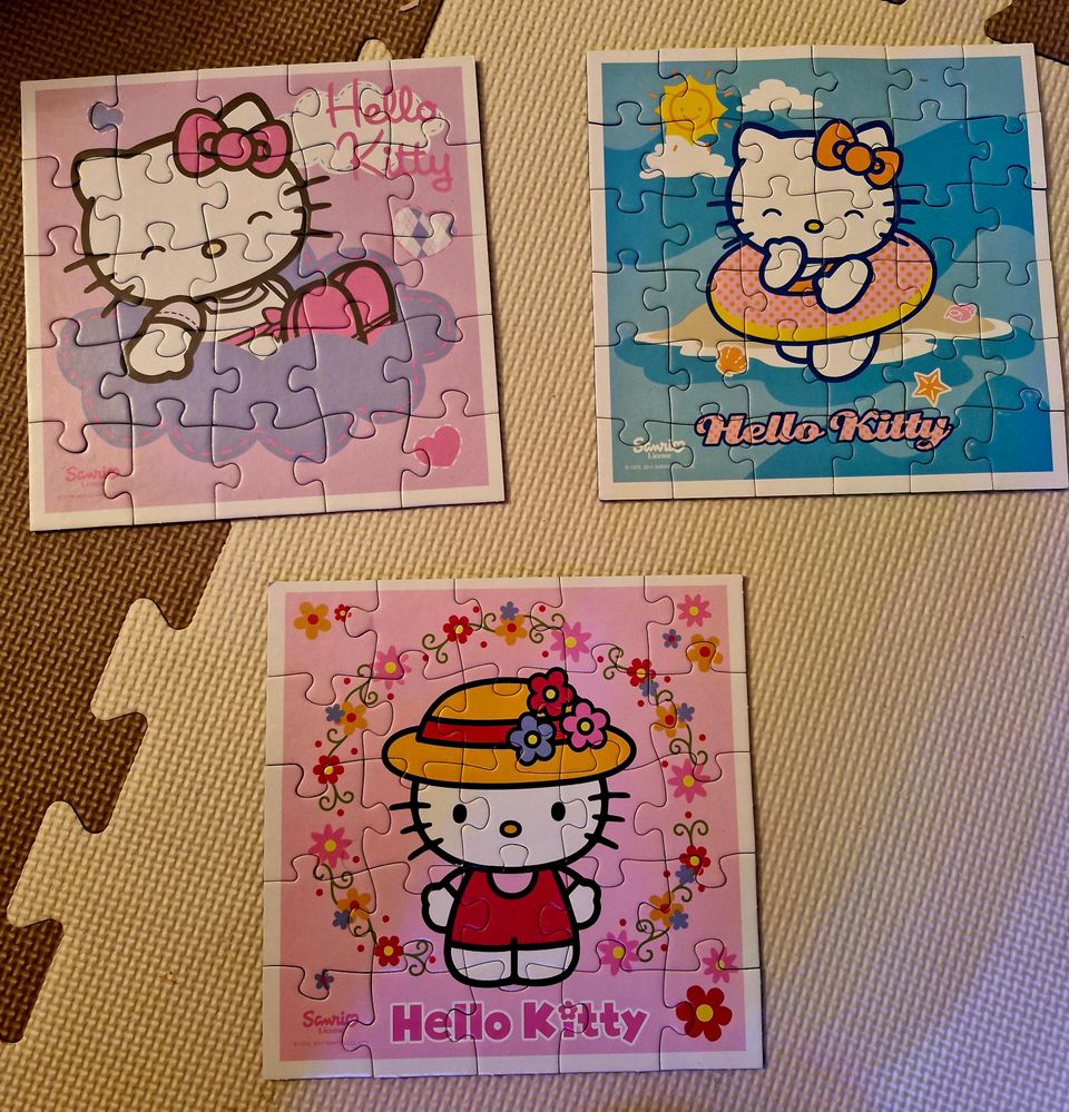 Hello Kitty palapeli 3 × 25