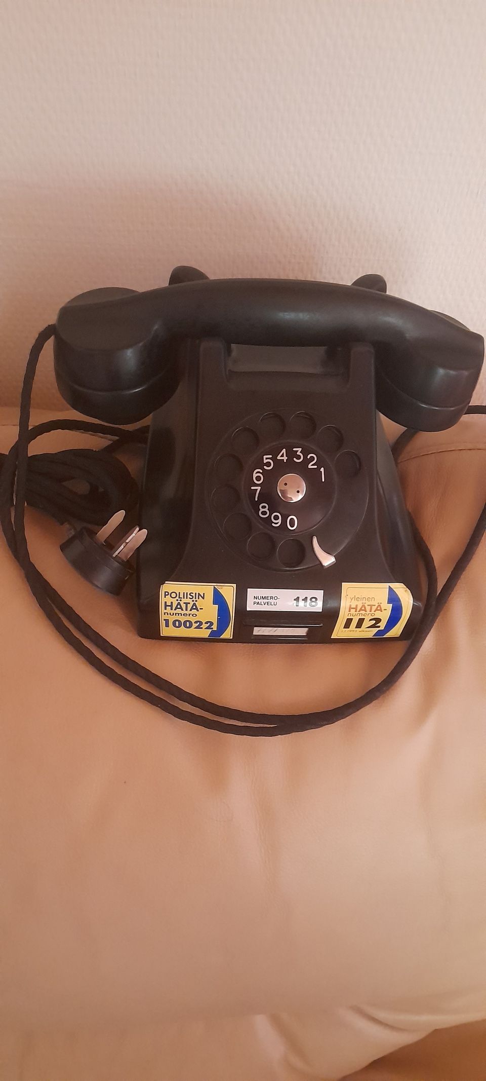 Vanha puhelin Ericsson