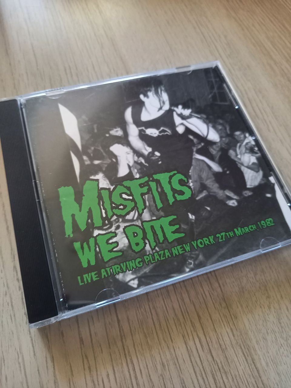 Misfits - We bite CD