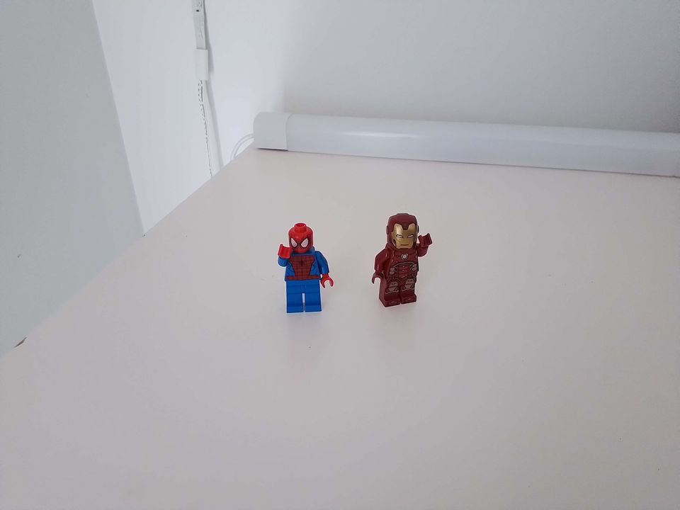 spider-man ja iron-man minifiguurit lego