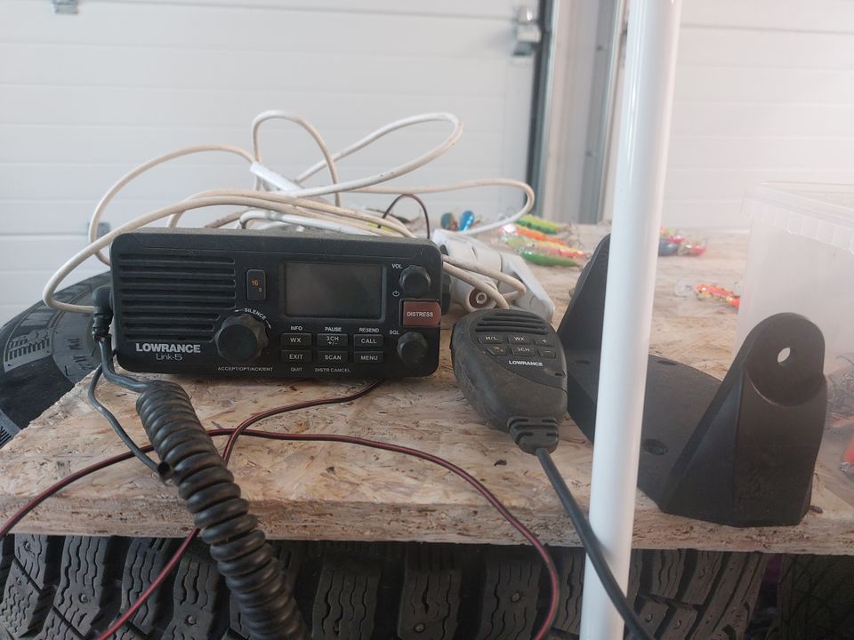 Vhf radio ja antenni