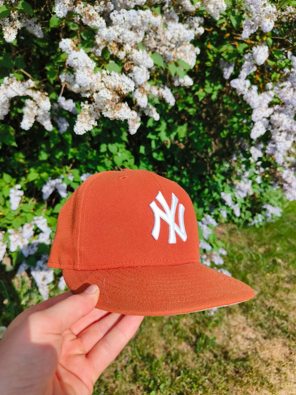 Myydään fitted cap!