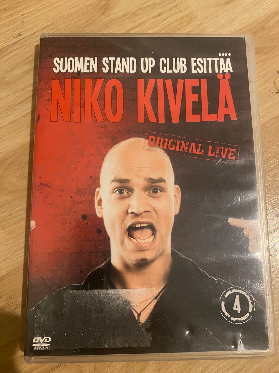 Niko kivelä suomen stand up club esittää