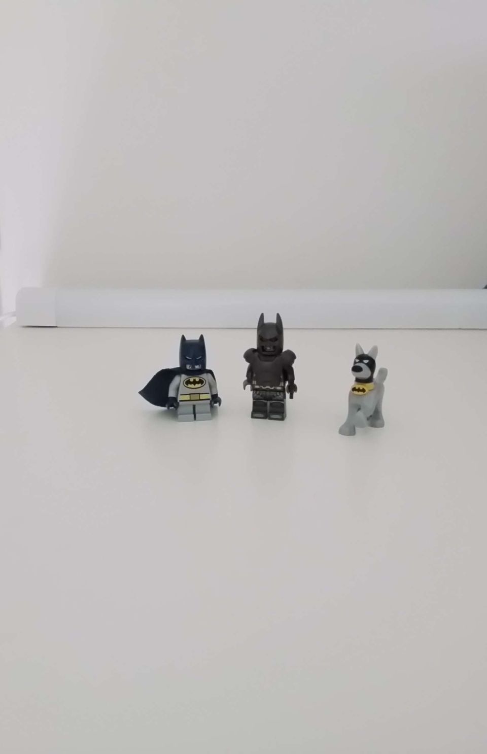 Batman panssarilla, Mini-Batman, ja Bat-koira minifiguurit LEGO