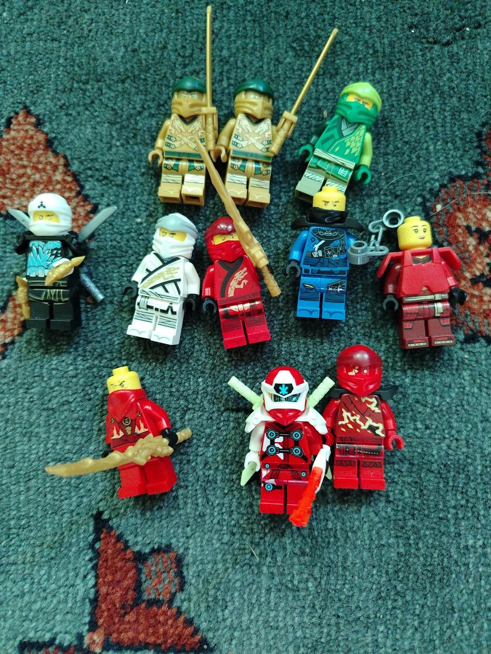 Lego ninjago mini figureita