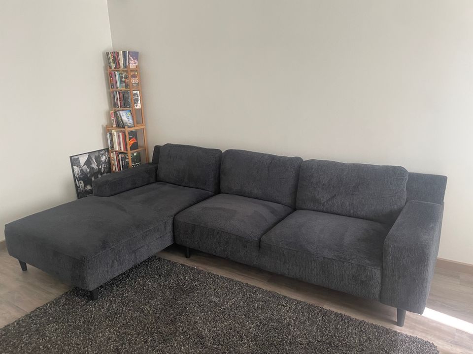 Iso divaani-sohva