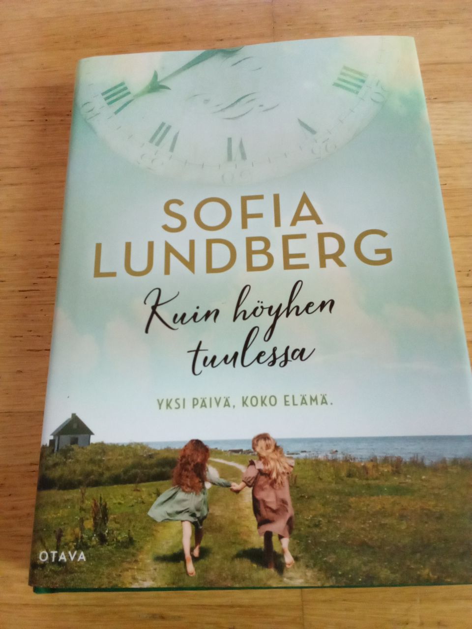 Kuin höyhen tuulessa Sofia Lundberg