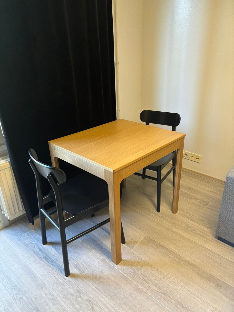 Ikea pöytä + tuolit