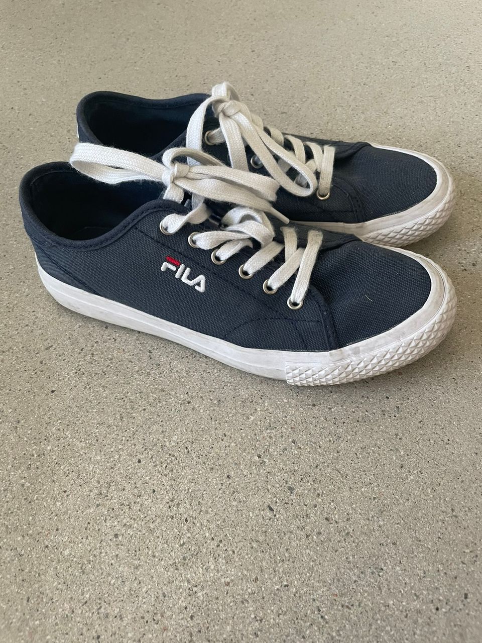 Fila tennarit 38