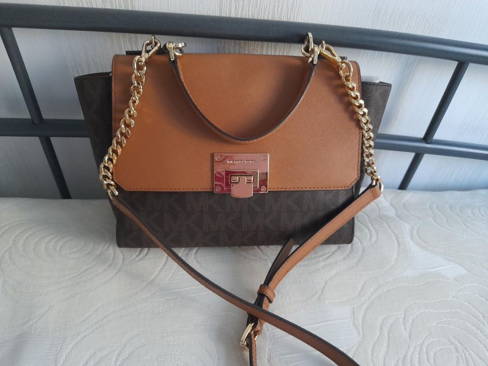 MICHAEL KORS crossbody laukku