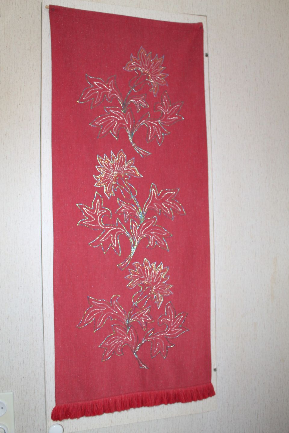 1960-luvun kukkakuosi ryijy seinävaate hyvä kunto 118x48cm punainen