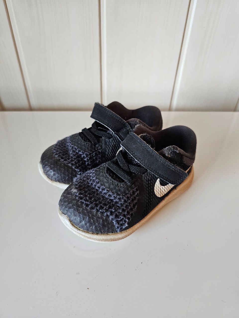 Nike lenkkarit 23.5