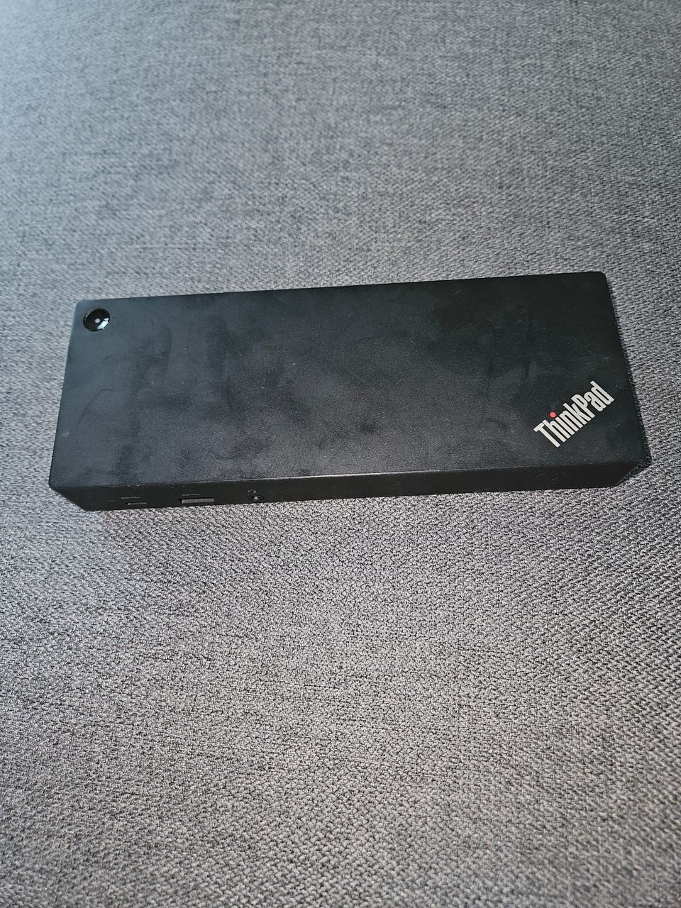 Lenovo ThinkPad USB-C/USB-A telakka