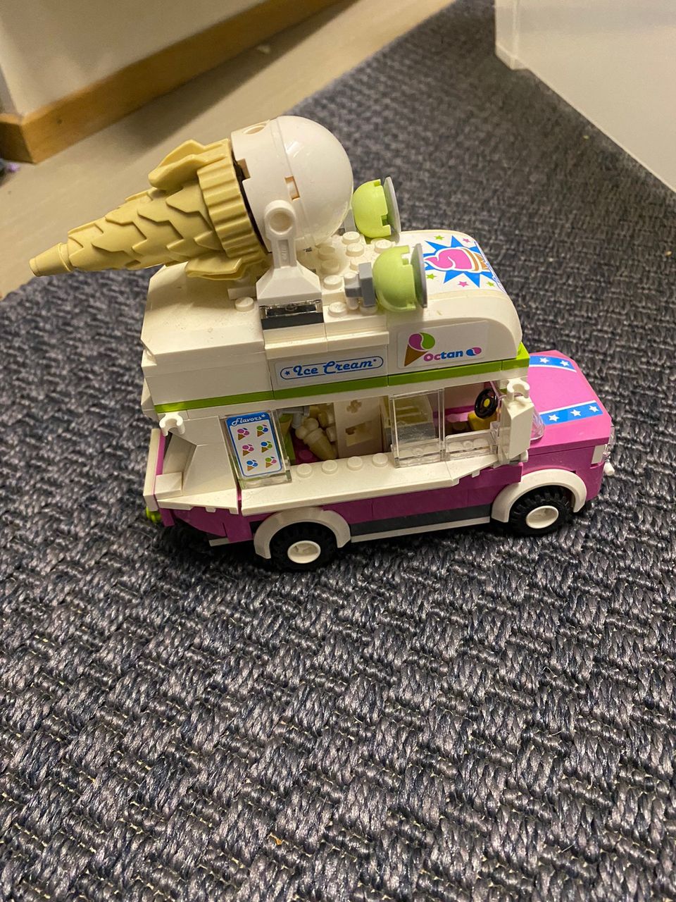 Lego jäätelöauto