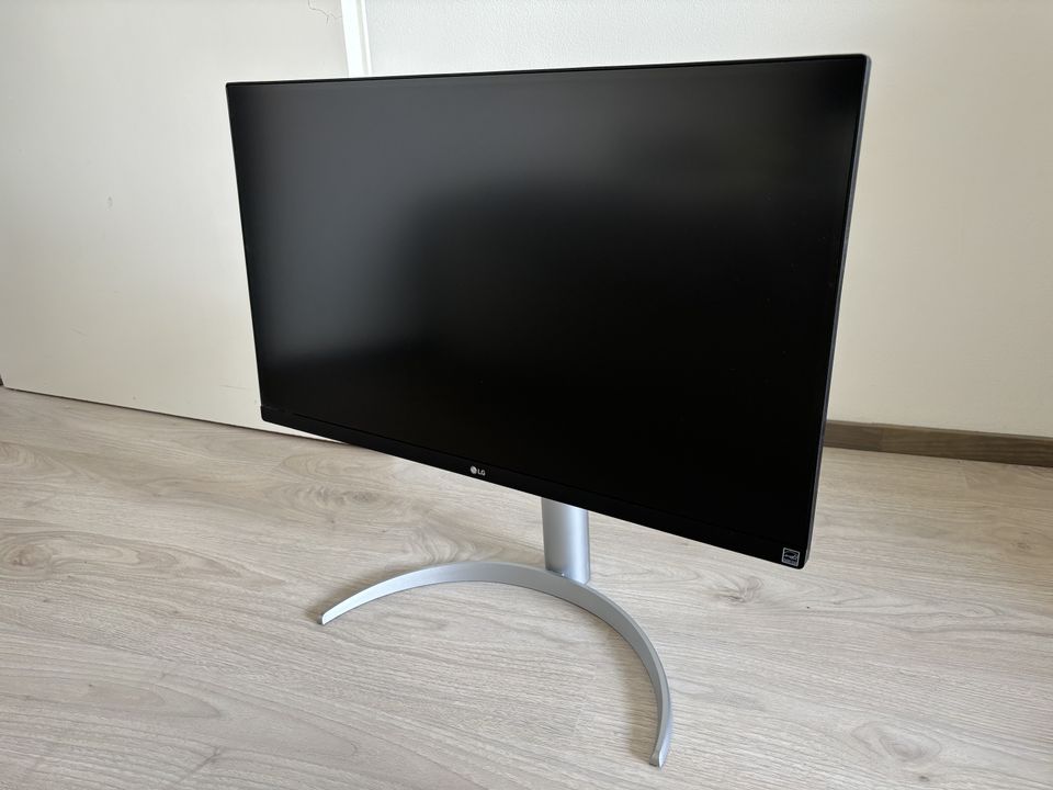 LG 27" näyttö 4K 27UP850-W