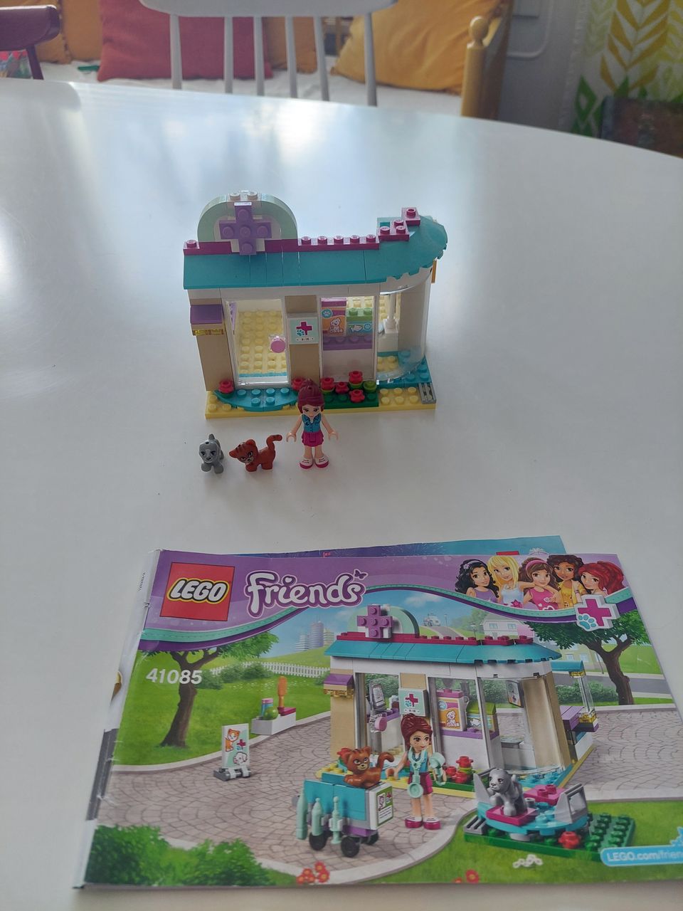 Lego Friends -eläinlääkäriasema