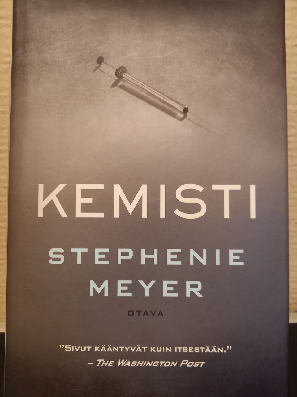 Stephenie Meyer, Kemisti