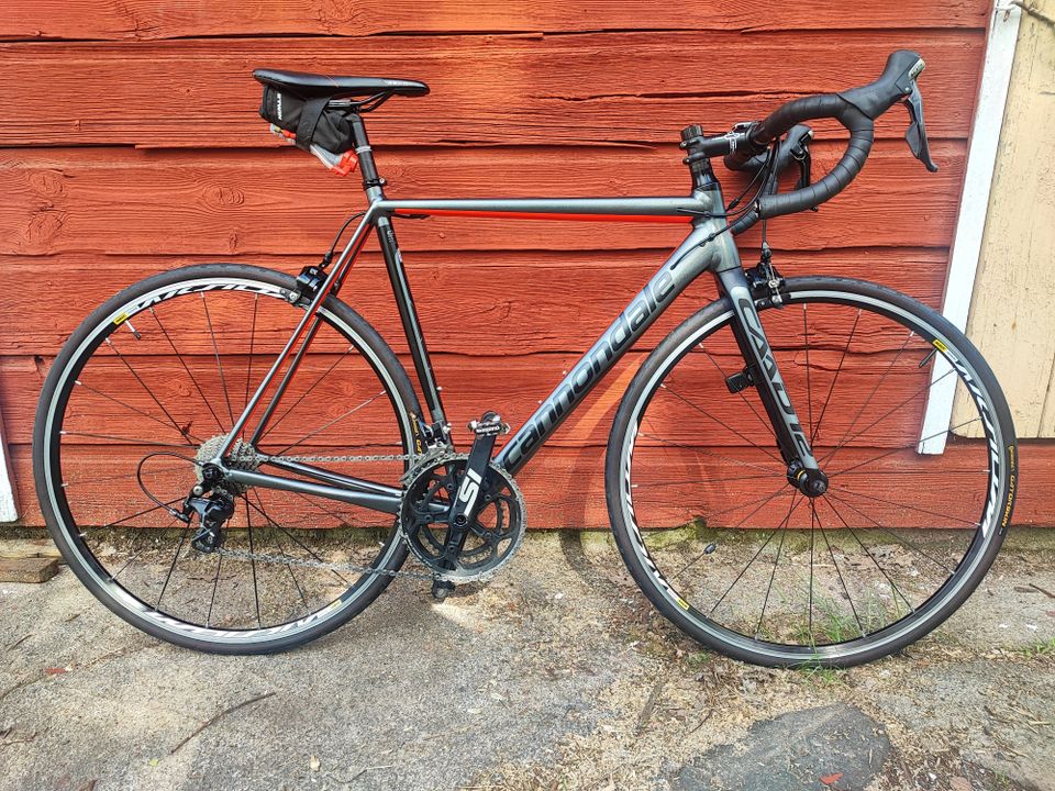 Polkupyörä cannondale caad12 ( no gravel )