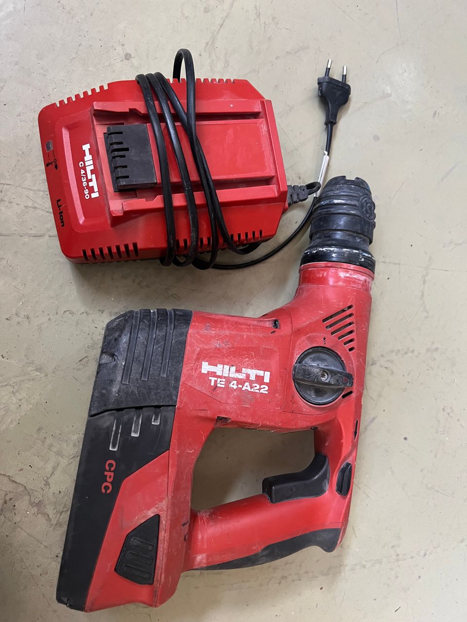 Hilti TE-4-A22 sekä akku ja laturi