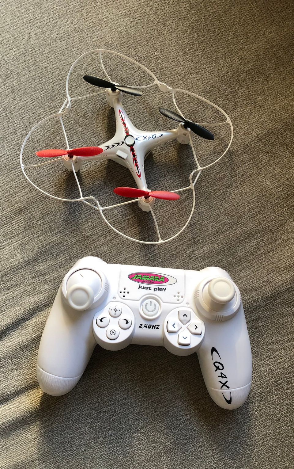 Jamara Q4X Quadrocopter drooni