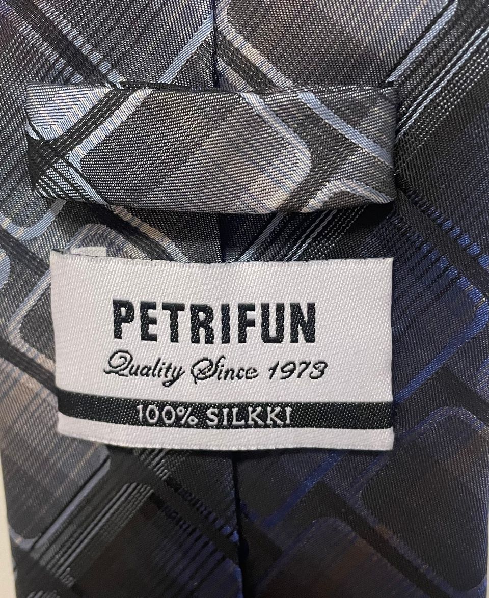 Kravatti, Petrifun 100% silkkiä