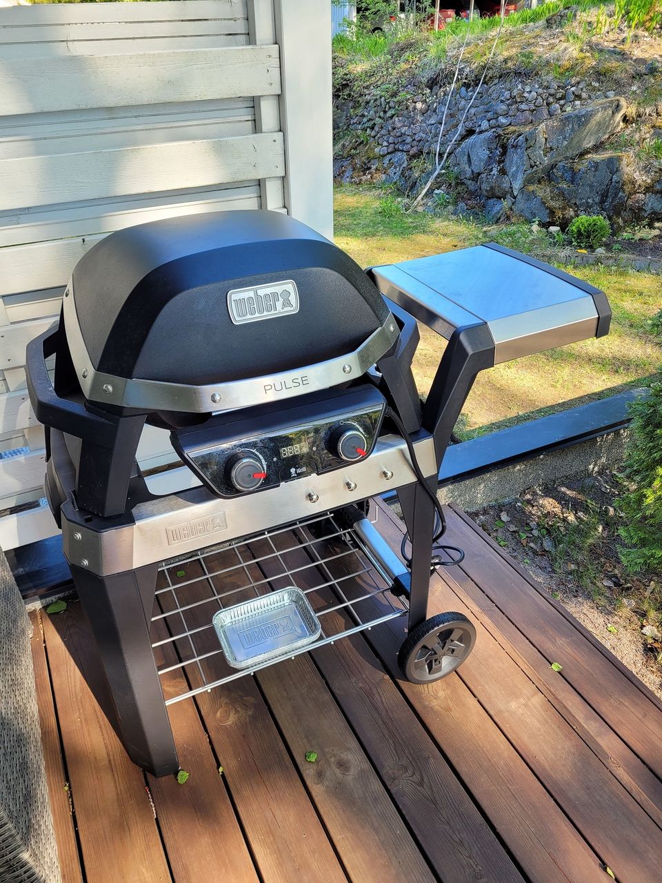 Weber Pulse 2000 grilli