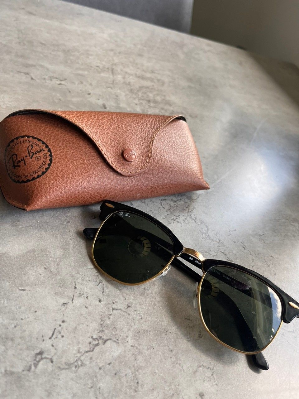 Ray-Ban naisten Clubmaster aurinkolasit