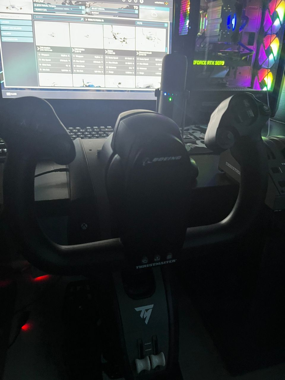 Thrustmaster Tca Yoke pack - Boeing Edition ohjainpakkaus. Ja lisä kaasuvipu