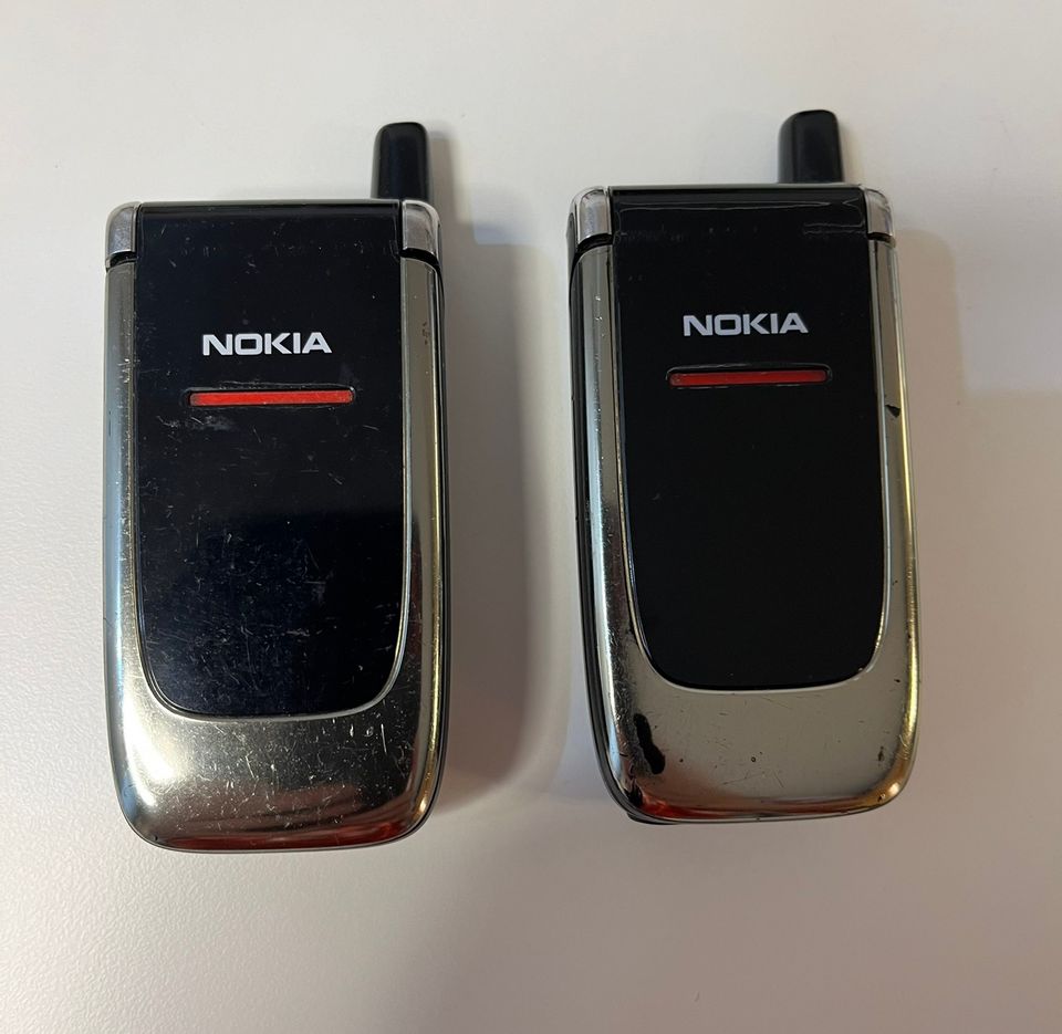 Nokia 6060 simpukkapuhelin