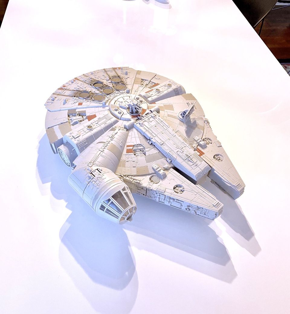 Iso Hasbro Star Wars Millenium Falcon, Force Awakens