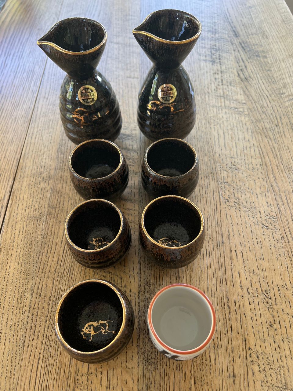 Japanilaiset sake-astiat - 2xkaadin ja 6xkuppi