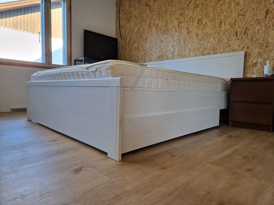 Ikea 160cm sängyn runko