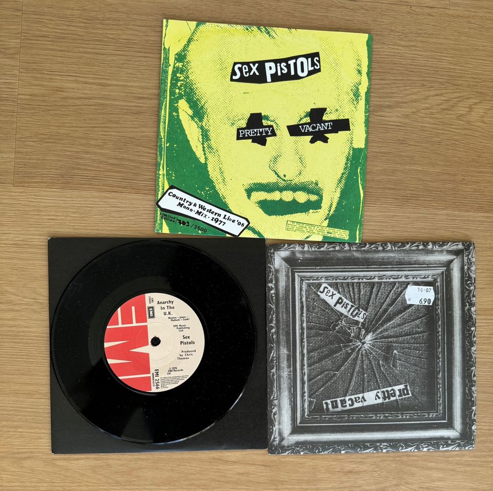 Kolme Sex Pistols -singleä