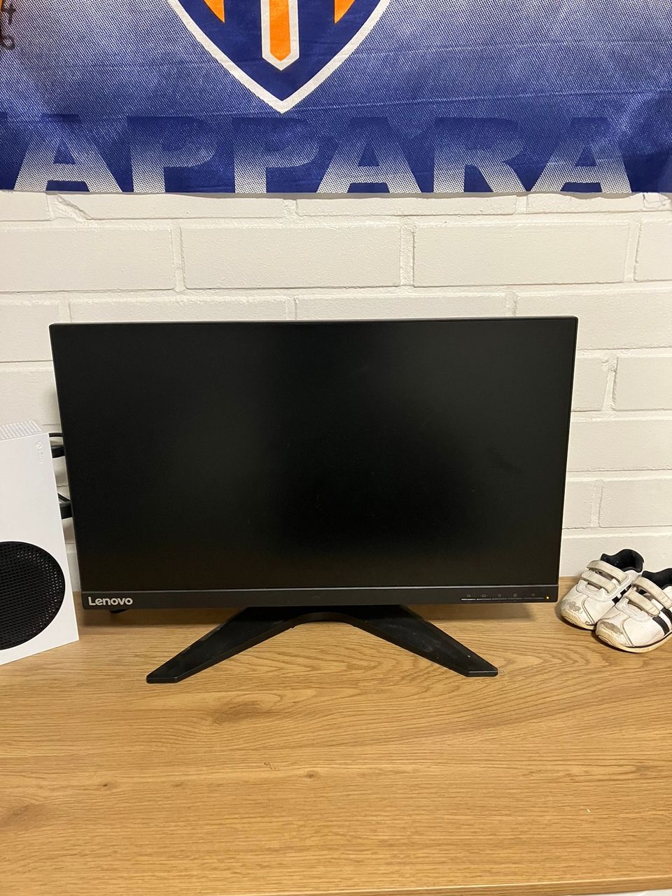 Myydään Xbox series S + 144hz pelinäyttö