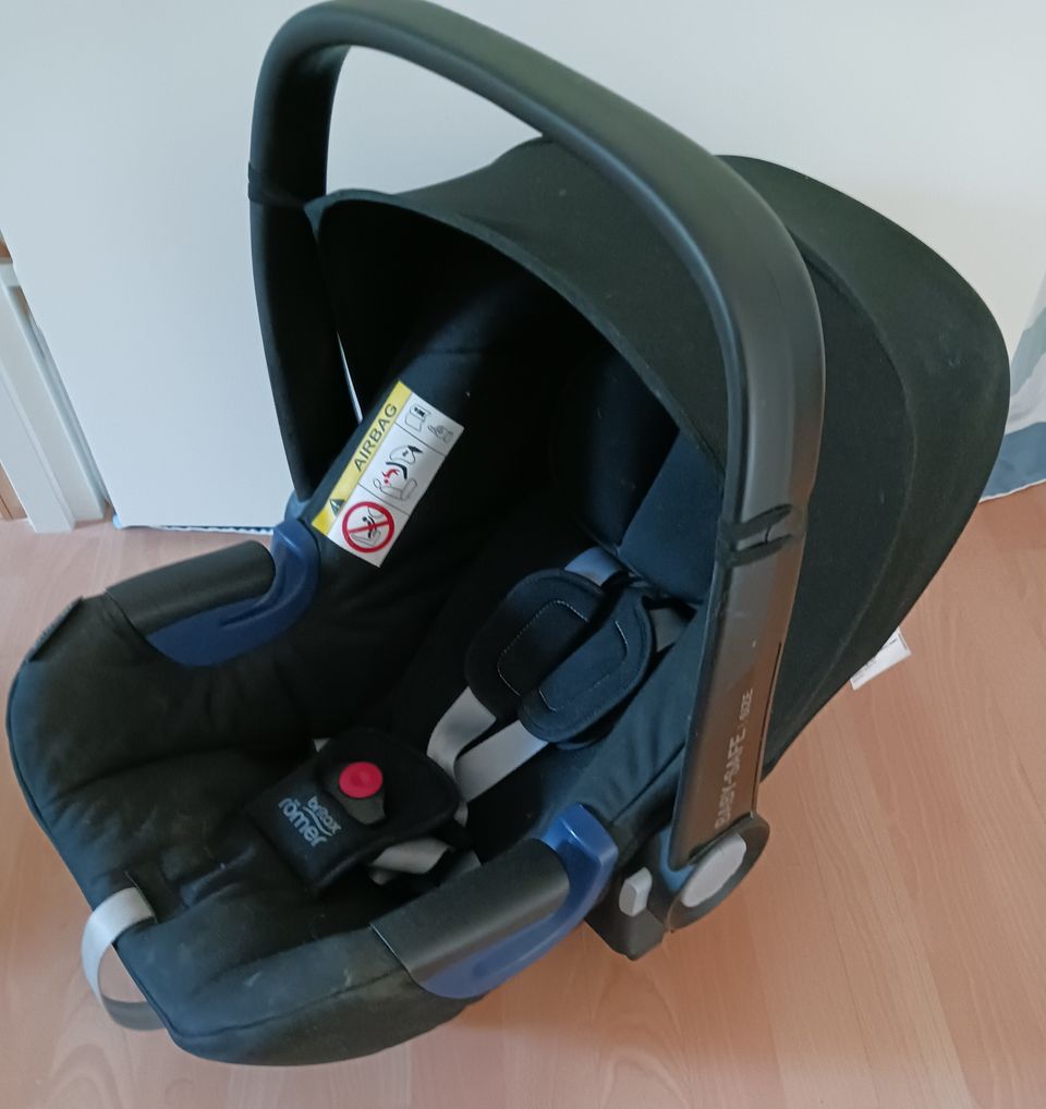 Britax Römer baby safe 2 i-size turvakaukalo + telakka