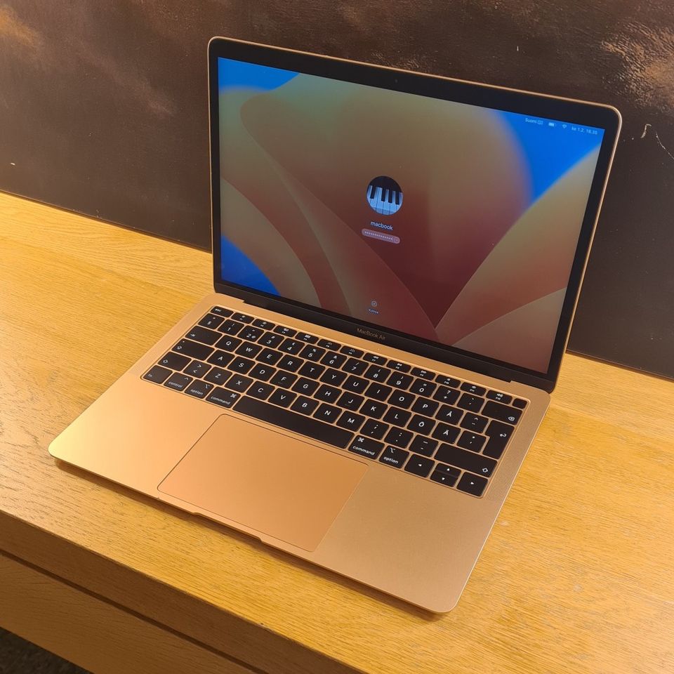 Apple MacBook Air 13" 2019 (8GB RAM / 256GB SSD)