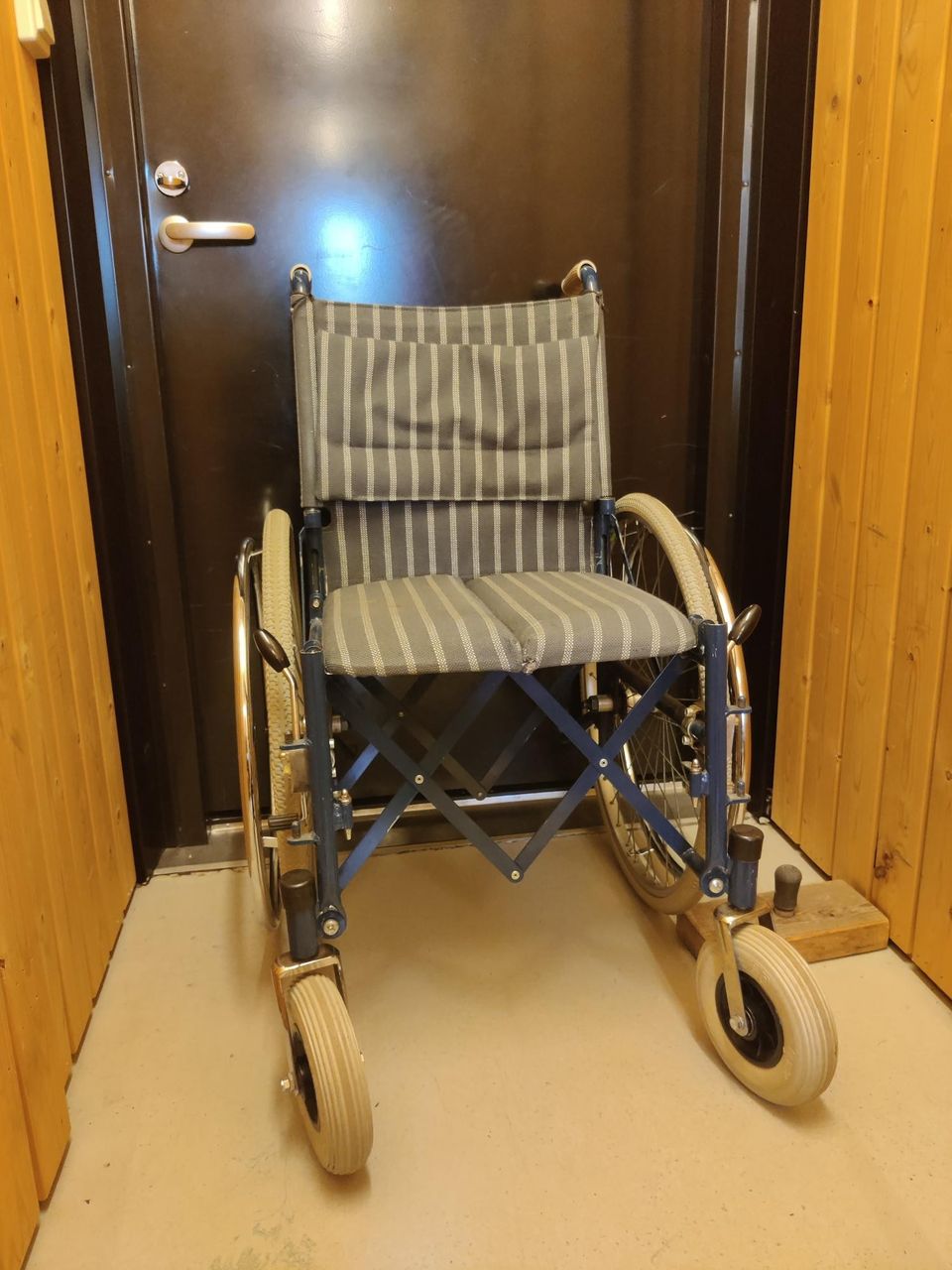 Kokoontaitettava pyörätuoli