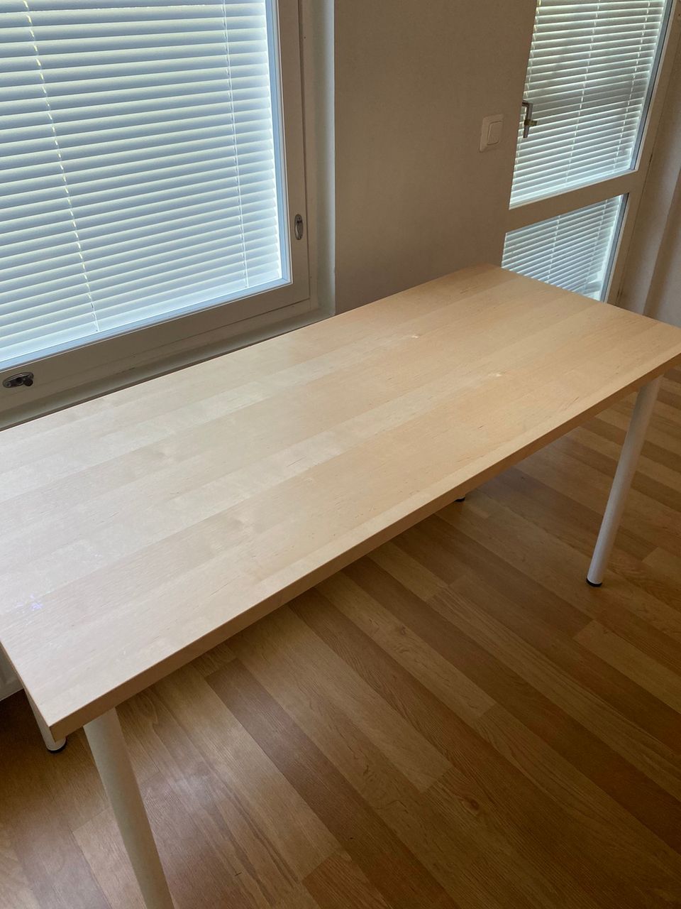 Ikea työpöytä