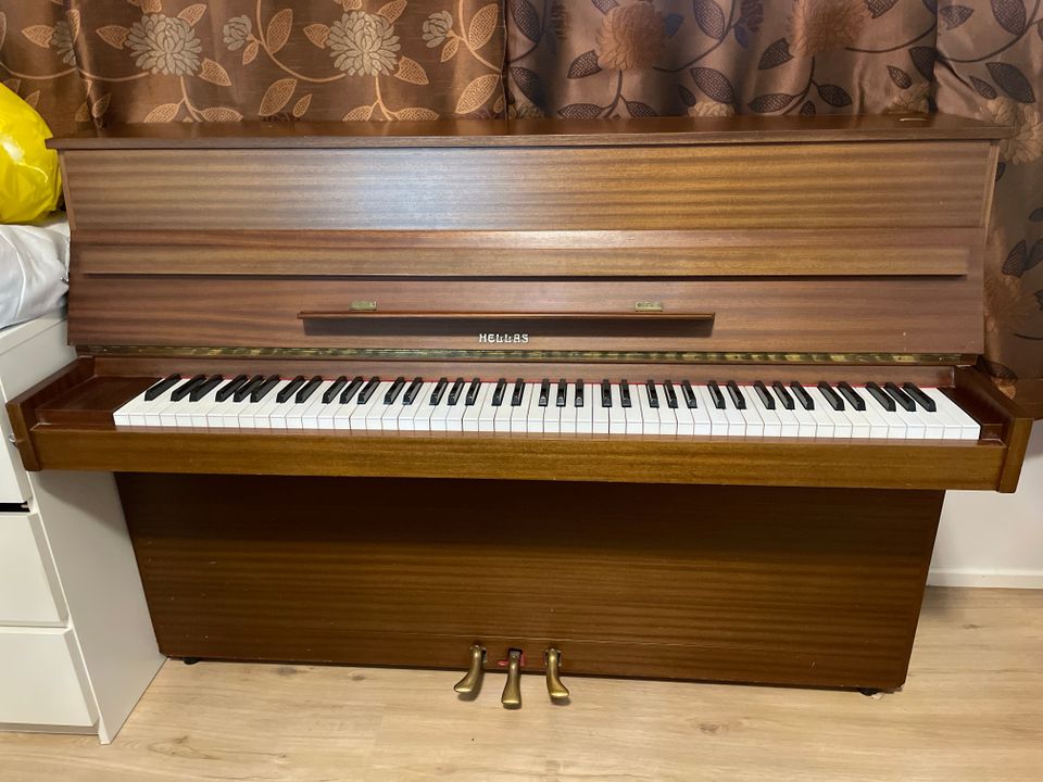 Hellas piano