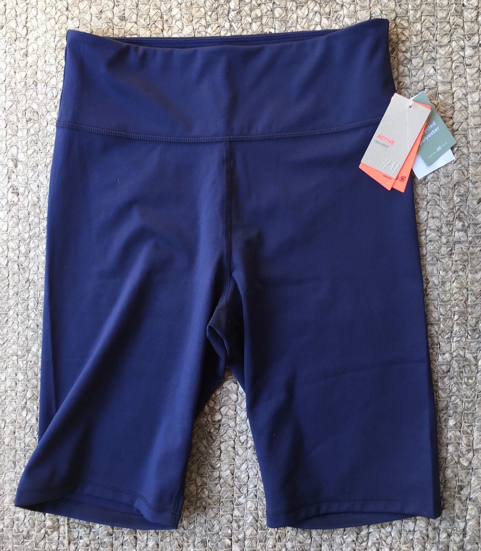 H&M Sport uudet shortsipituiset urheilutrikoot, koko M