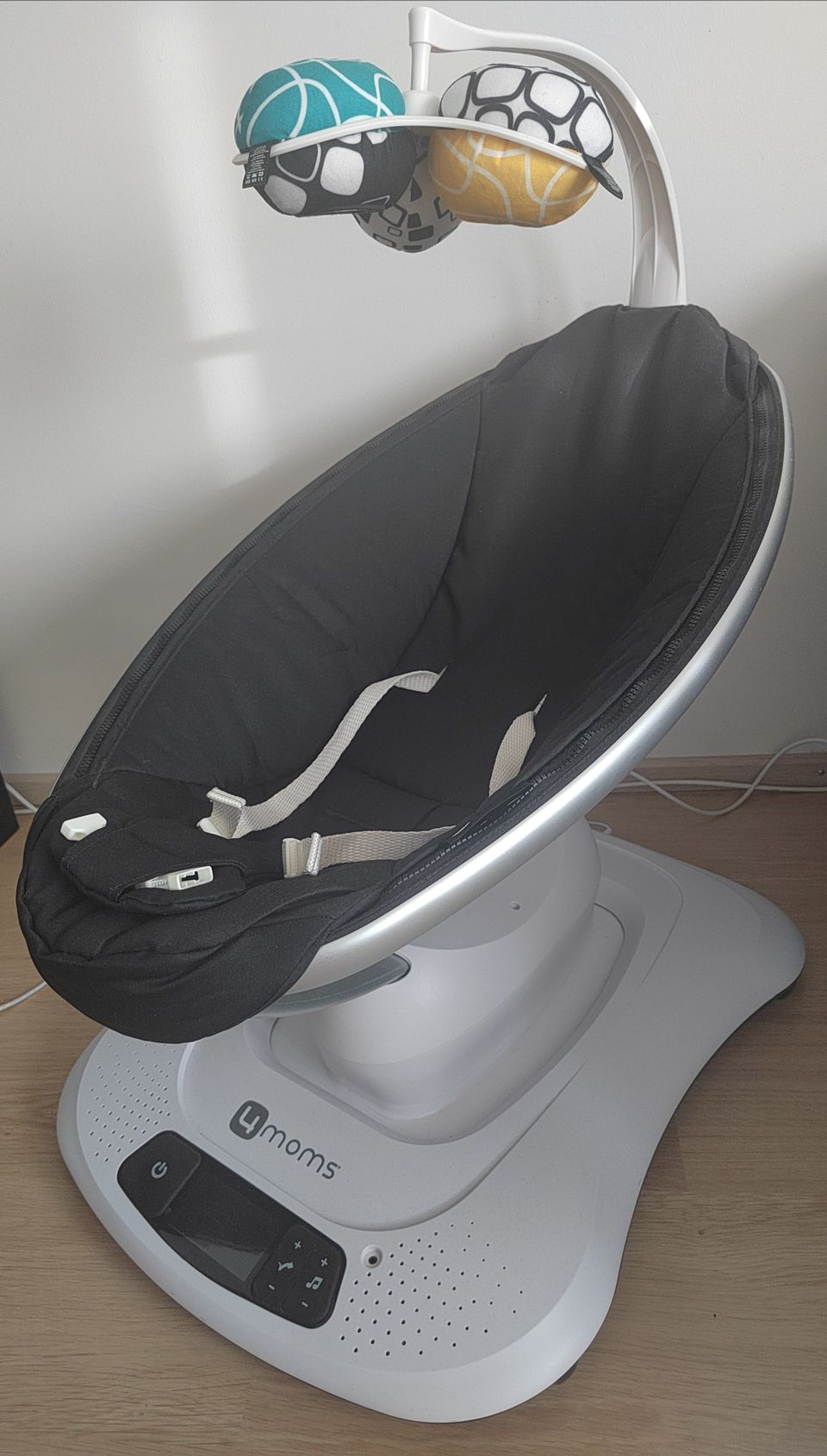 4 moms MamaRoo sitteri