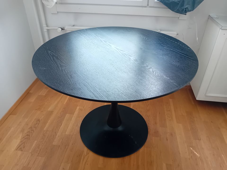 VARATTU Pyöreä ruokapöytä ja 4 tuolia
