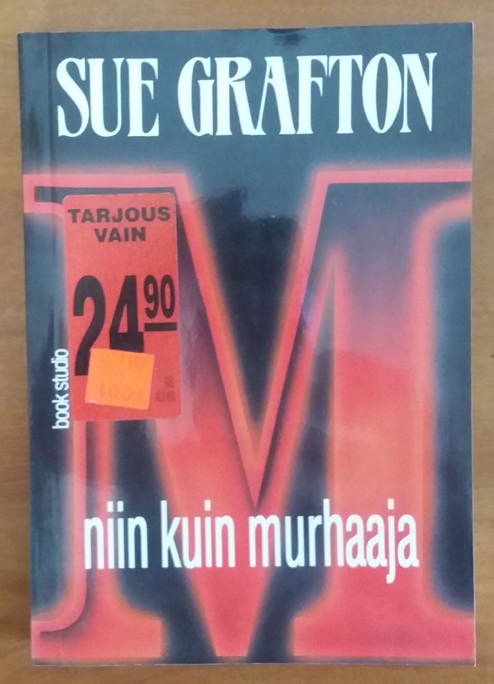 Sue Grafton M niin kuin murhaaja Book Studio 2p 1998